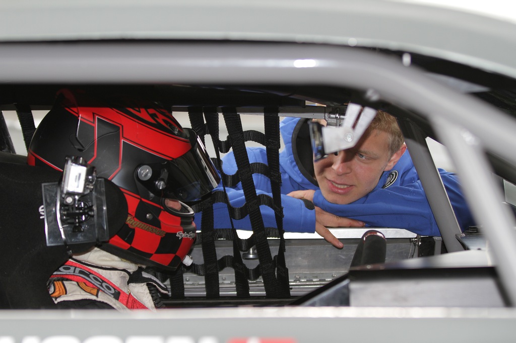 Hey far, må jeg også prøve den ny Camaro ?
(Foto: Motorsporten.dk)